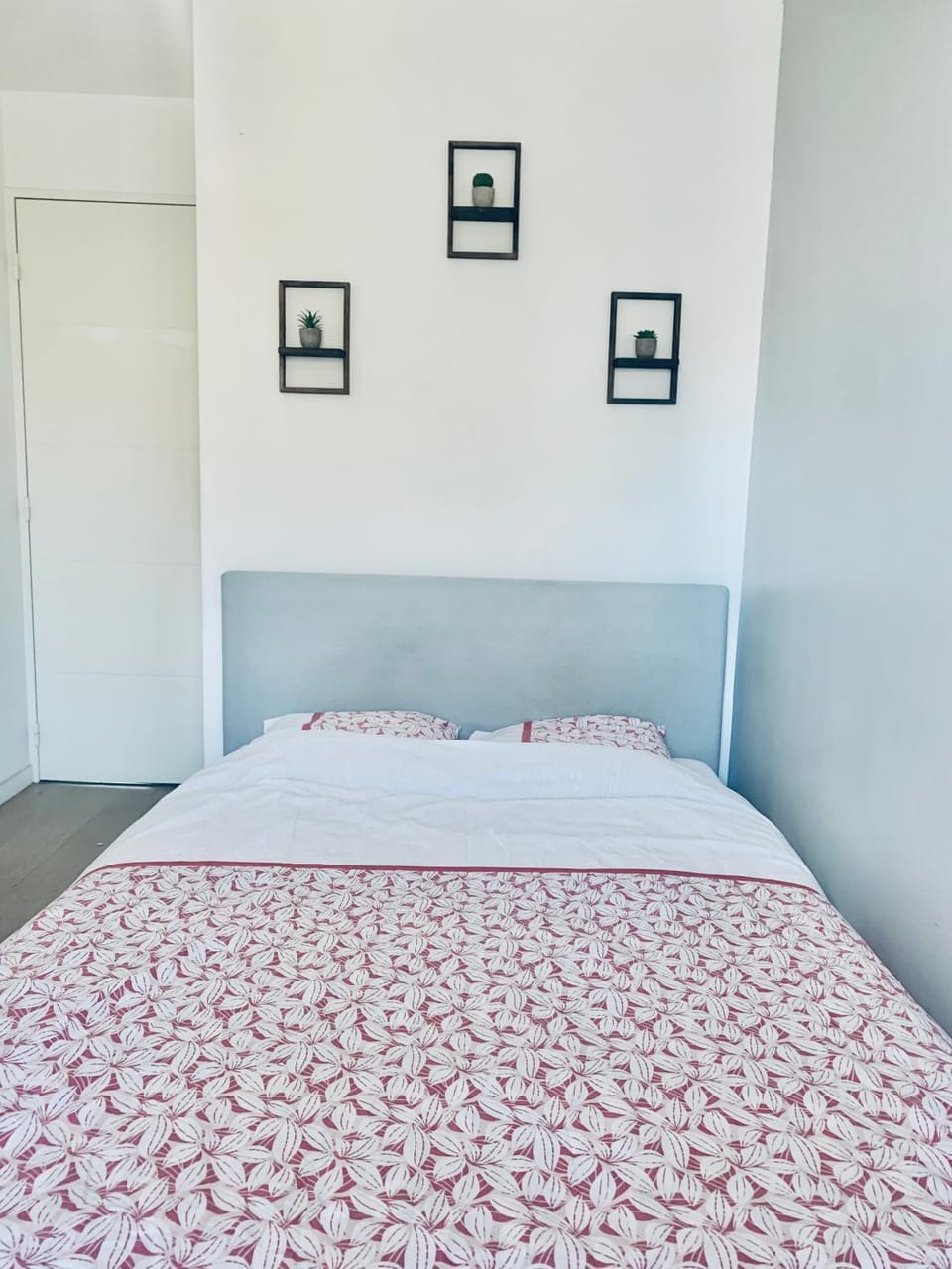 Logement La courneuve-Aubervilliers RerB Apartment in Saint-Denis, France