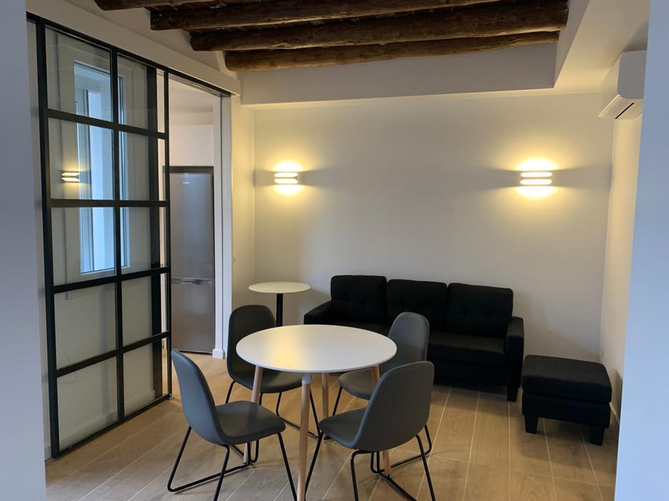 Living room, Dining area