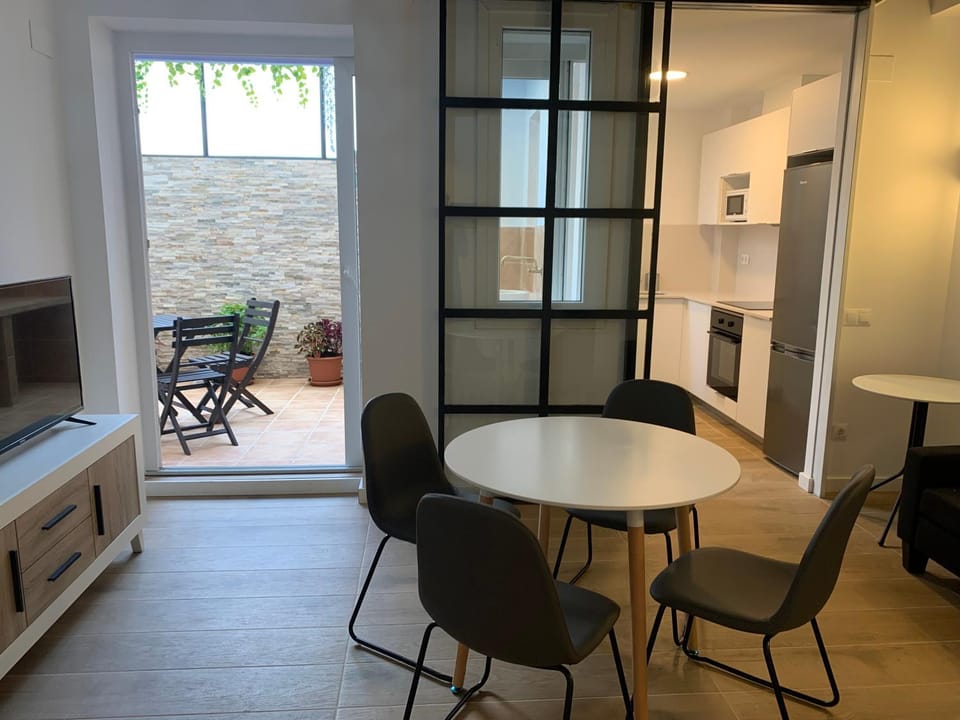 Patio, Dining area, kitchen