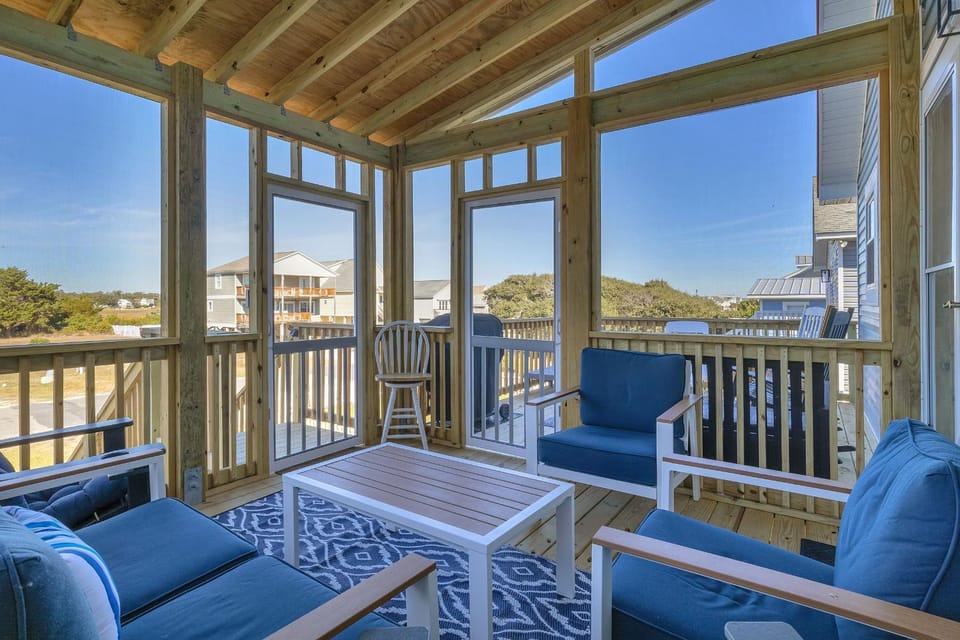 Shore Beats Work by Oak Island Accommodations House in Oak Island