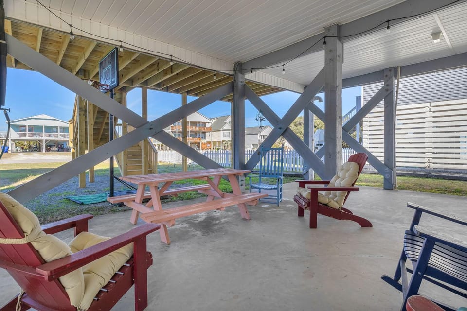 Shore Beats Work by Oak Island Accommodations House in Oak Island