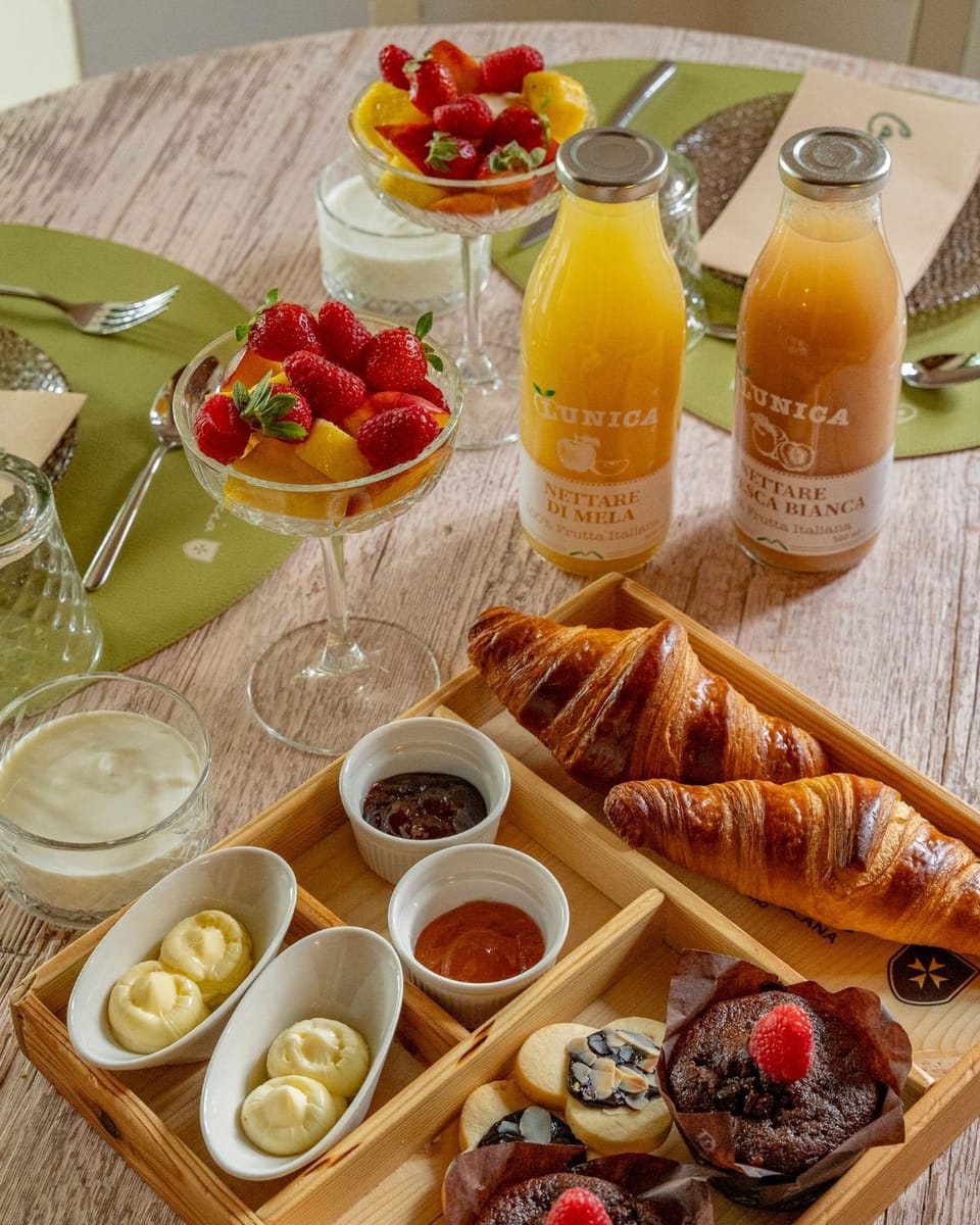 Food and drinks, Breakfast, Continental breakfast, Drinks