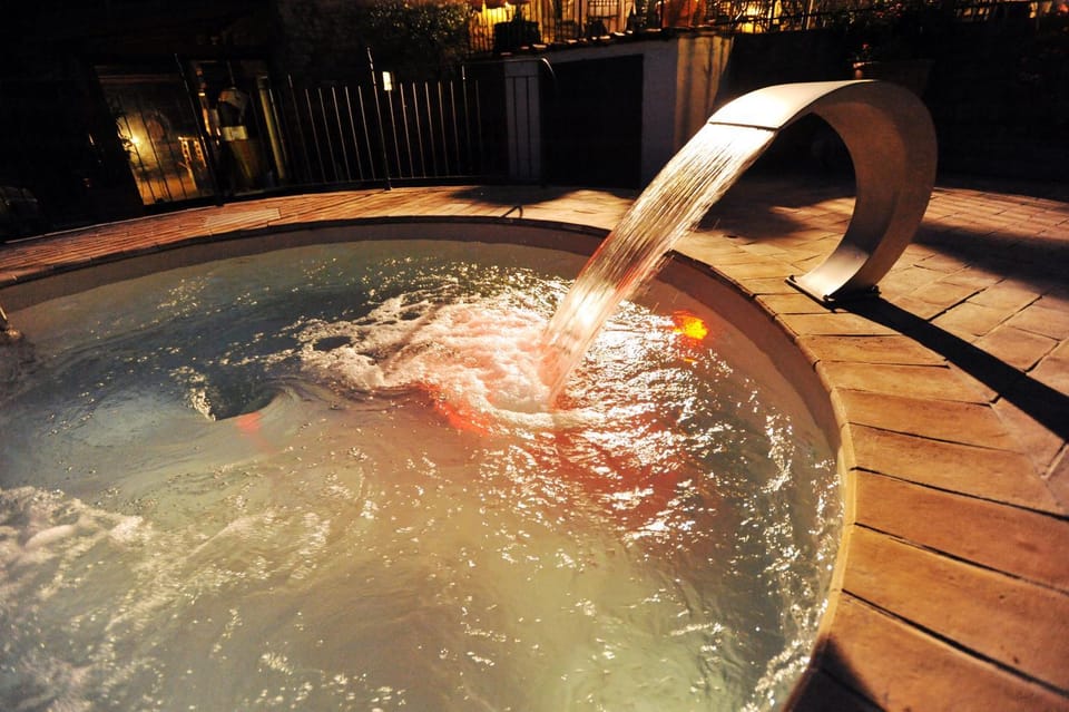 Hot Tub, Swimming pool, Swimming pool