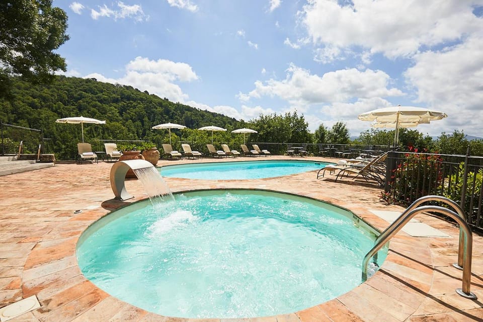 Spring, Day, Natural landscape, Hot Tub, Mountain view, Pool view, Swimming pool, Open Air Bath, sunbed