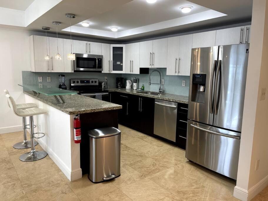 Breathtaking ocean view! 15th floor Apartment in Sunny Isles Beach