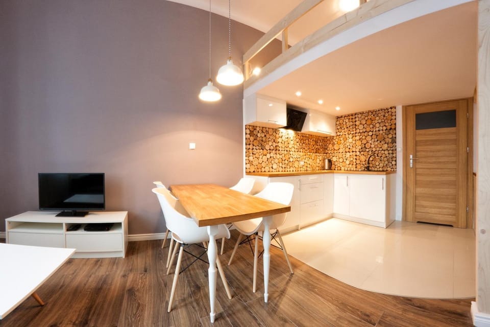 TV and multimedia, Kitchen or kitchenette, Photo of the whole room, Dining area