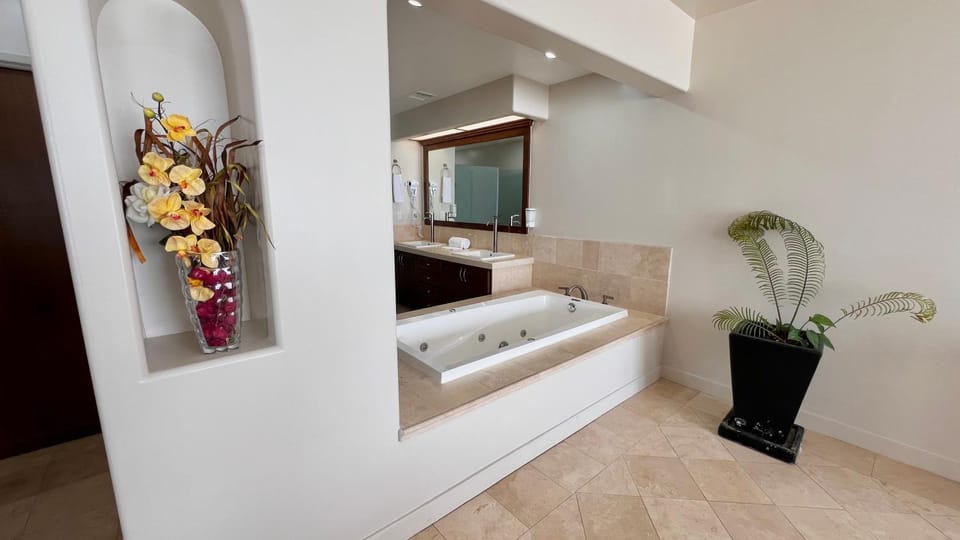 Beautiful Beach Front Condo near Downtown Apartment in Rosarito