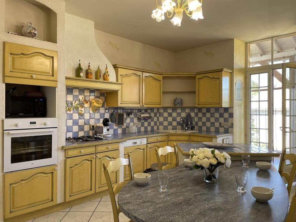 Belle maison bourbonnaise du 18e siècl au cœur d'un village pittoresque avec jardin - FR-1-489-387 House in Auvergne-Rhône-Alpes