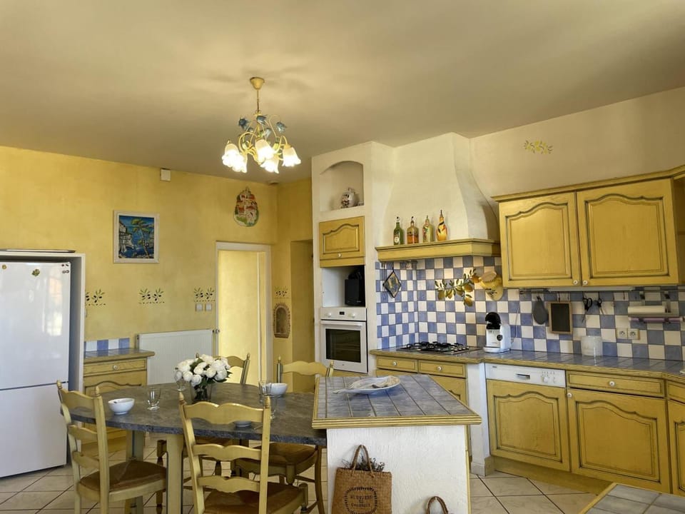 Belle maison bourbonnaise du 18e siècl au cœur d'un village pittoresque avec jardin - FR-1-489-387 House in Auvergne-Rhône-Alpes