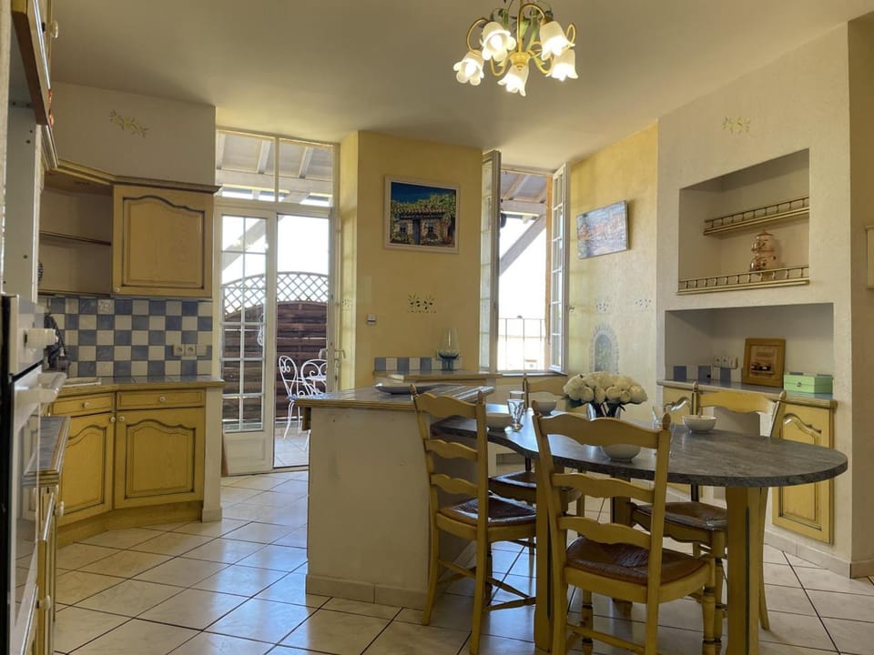Belle maison bourbonnaise du 18e siècl au cœur d'un village pittoresque avec jardin - FR-1-489-387 House in Auvergne-Rhône-Alpes