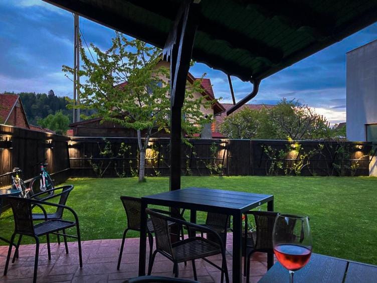 Night, Garden, Balcony/Terrace, Seating area, Dining area, Garden view