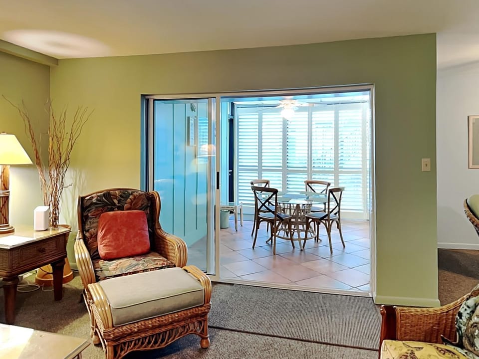 Balcony/Terrace, Living room, Seating area, Sea view, furniture