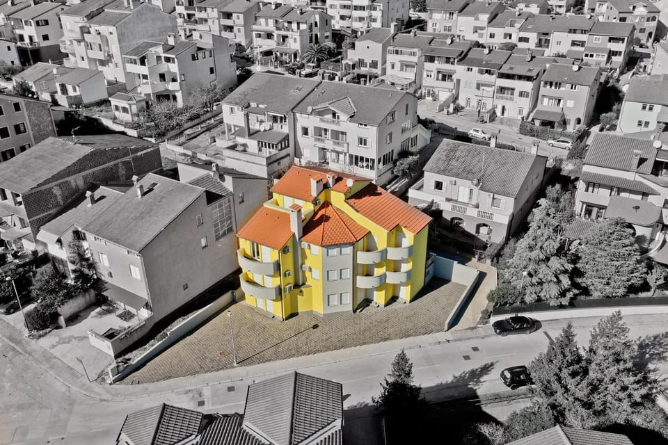 Neighbourhood, Bird's eye view, Street view