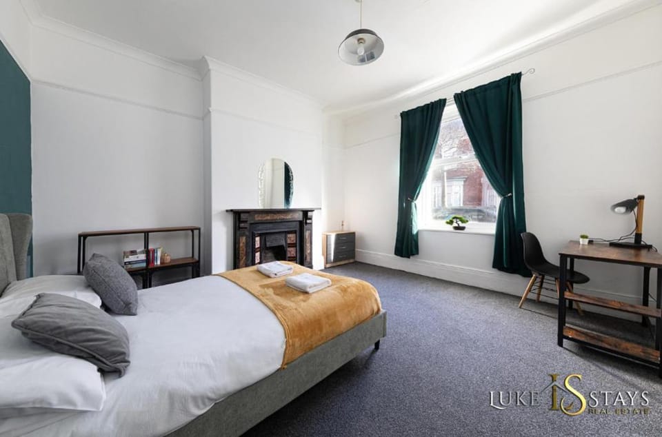 Luke Stays - Brandling Street Apartment in Sunderland