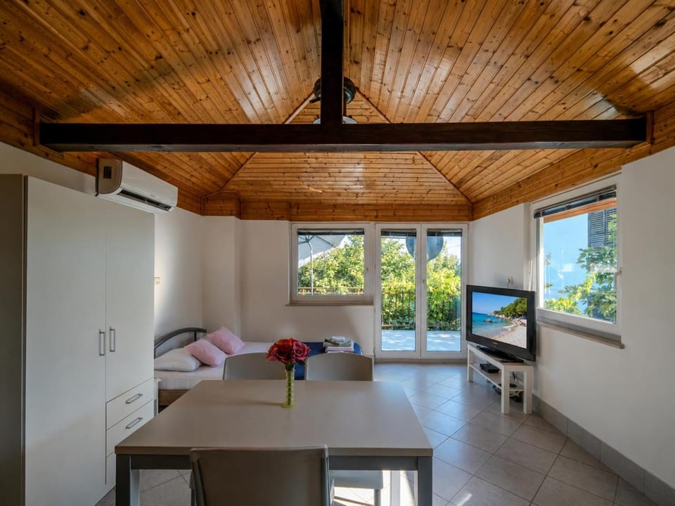 Balcony/Terrace, Living room, Photo of the whole room, Seating area, Dining area, Bedroom
