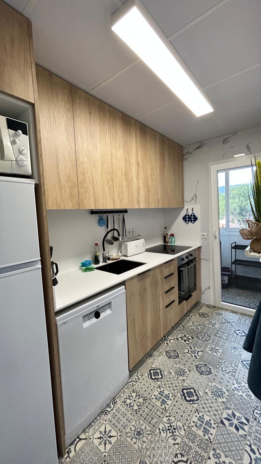 Kitchen or kitchenette, dishwasher, oven, pet friendly, stove