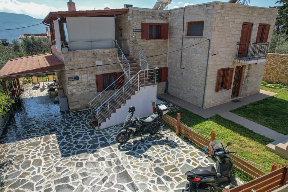 Property building, Spring, Day, Natural landscape, View (from property/room), Balcony/Terrace, Mountain view