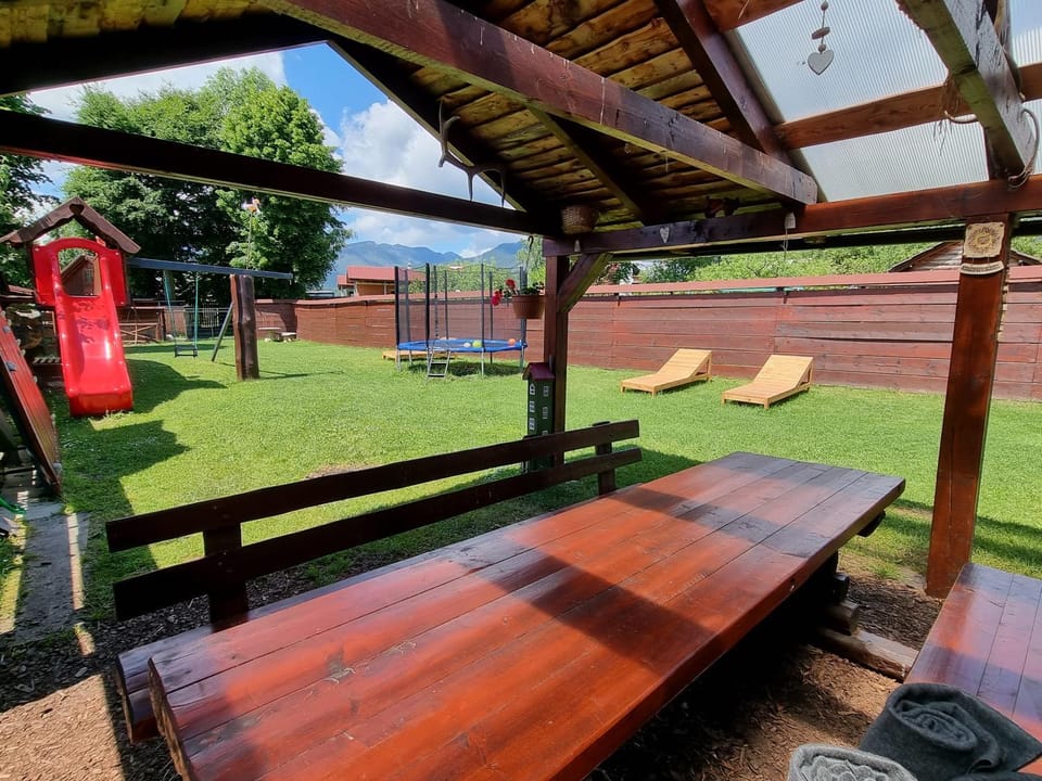 Natural landscape, BBQ facilities, Children play ground, Garden, Seating area, Evening entertainment, Garden view