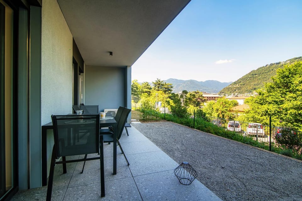 Balcony/Terrace, Mountain view, Mountain view
