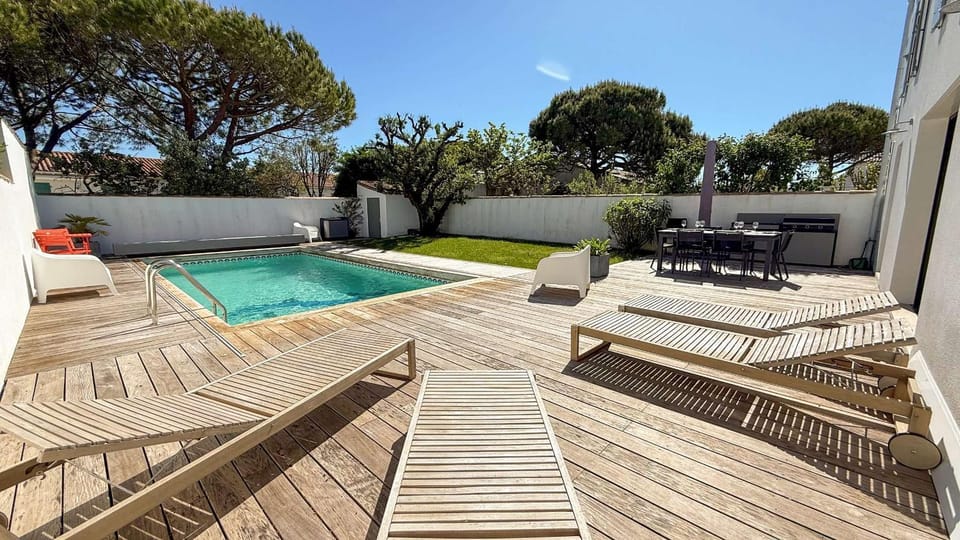 Patio, Garden, Garden view, Pool view, Swimming pool, sunbed