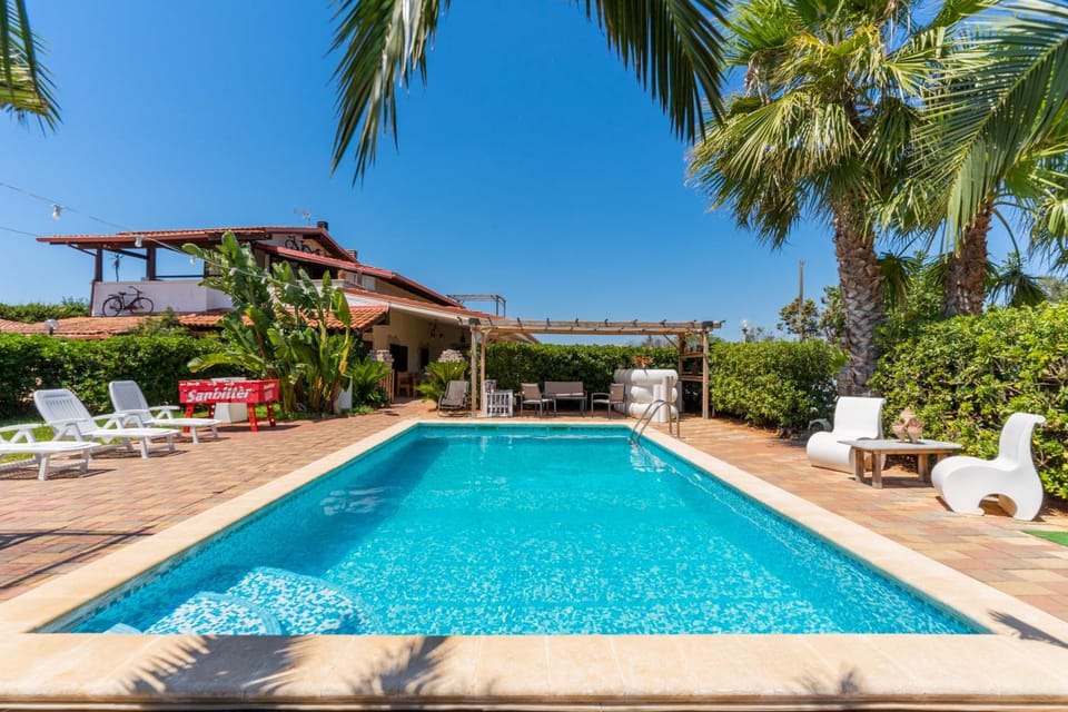 Property building, Swimming pool