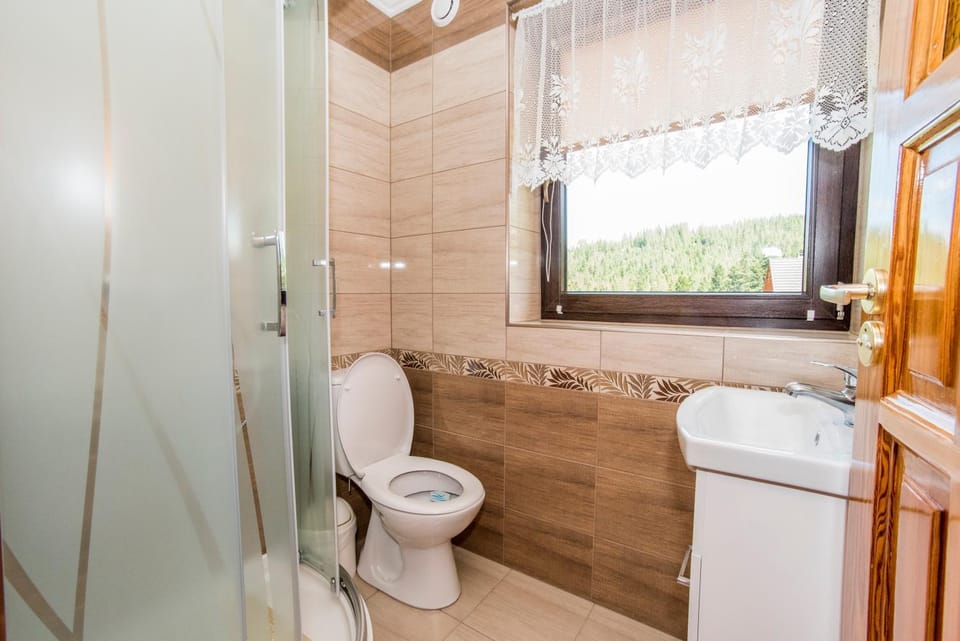 Shower, Toilet, Bathroom, Photo of the whole room