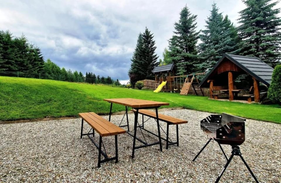 Property building, Spring, Day, Natural landscape, BBQ facilities, Garden, Garden view