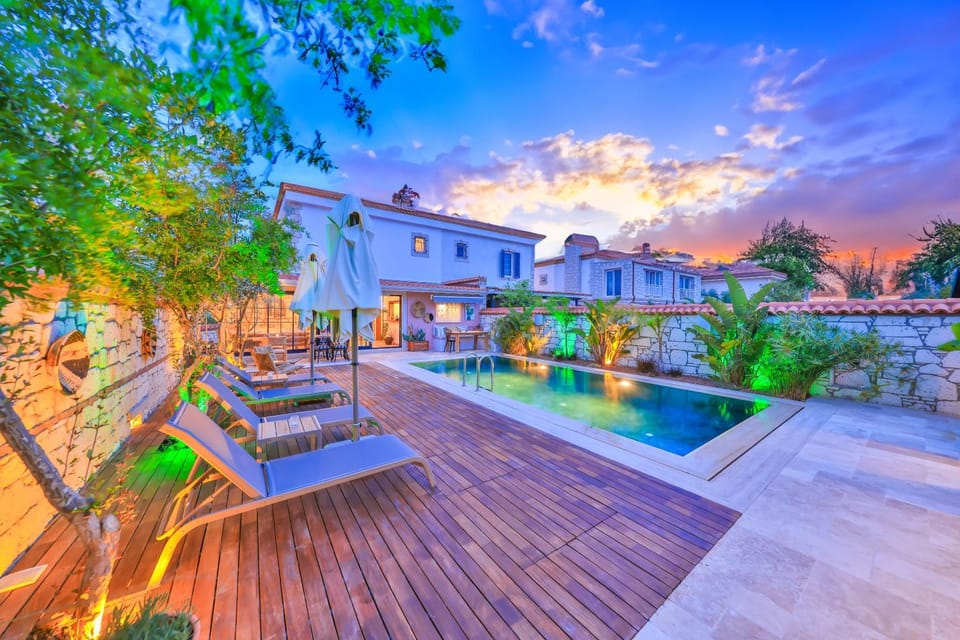 Garden, Pool view, Swimming pool, sunbed