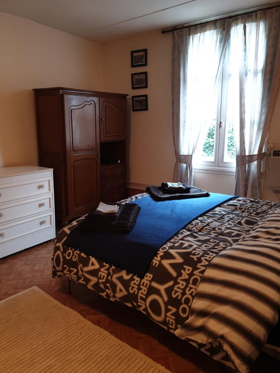 Bed, Bedroom, wardrobe