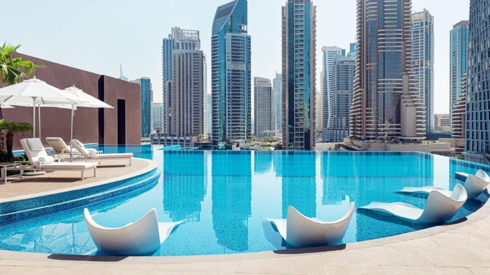 Desert Living Luxury Condo - Jumeirah Living Marina Gate Apartment in Dubai