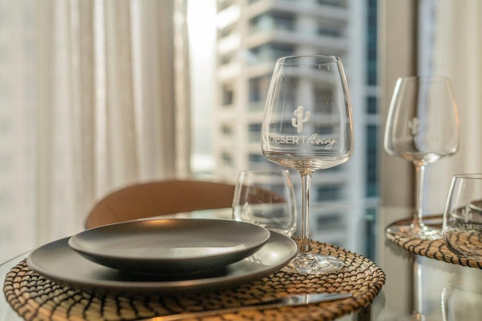 Desert Living Luxury Condo - Jumeirah Living Marina Gate Apartment in Dubai