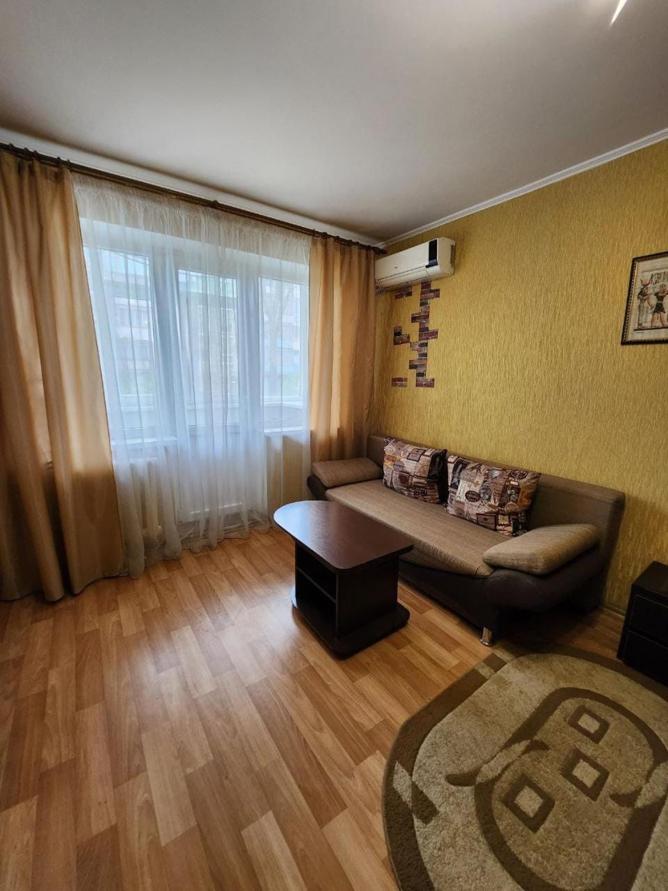 Bed, Photo of the whole room, Seating area, Bedroom
