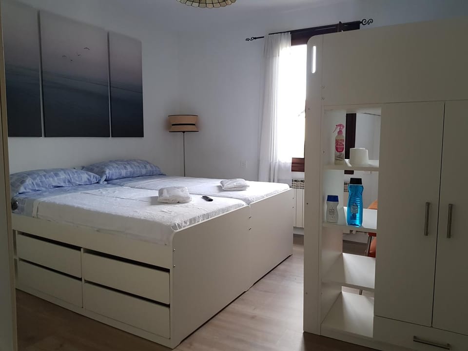 Bed, Photo of the whole room, Bedroom, towels, wardrobe