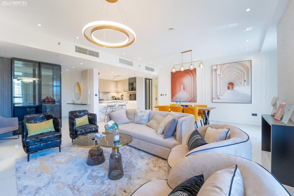 TV and multimedia, Kitchen or kitchenette, Living room, Seating area