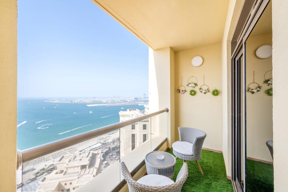 Patio, Day, Natural landscape, View (from property/room), Balcony/Terrace, Living room, Seating area, City view, Sea view