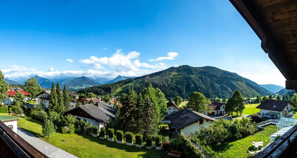 Balcony/Terrace, Mountain view