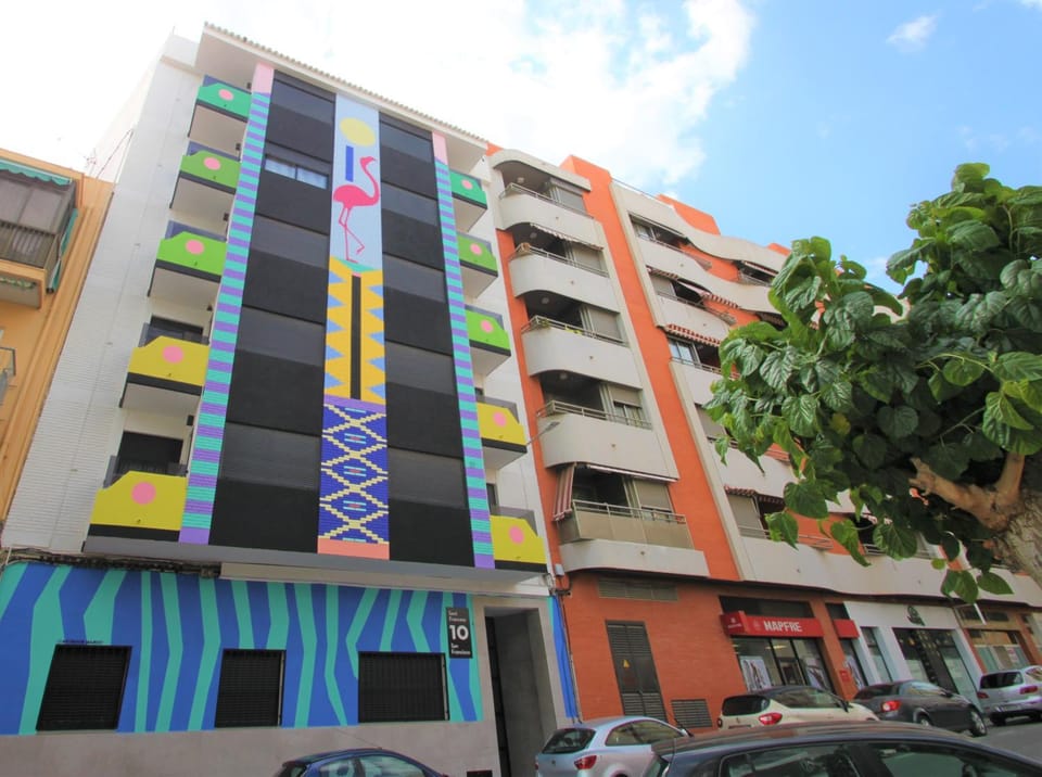 Property building, Facade/entrance, Day, Neighbourhood, Street view