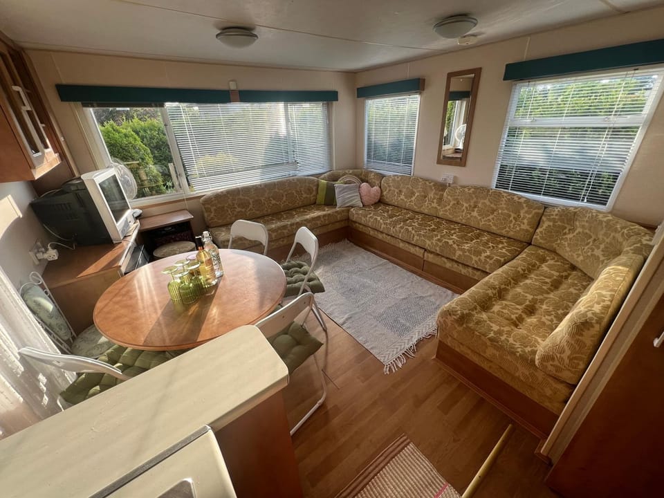 Communal lounge/ TV room, Living room
