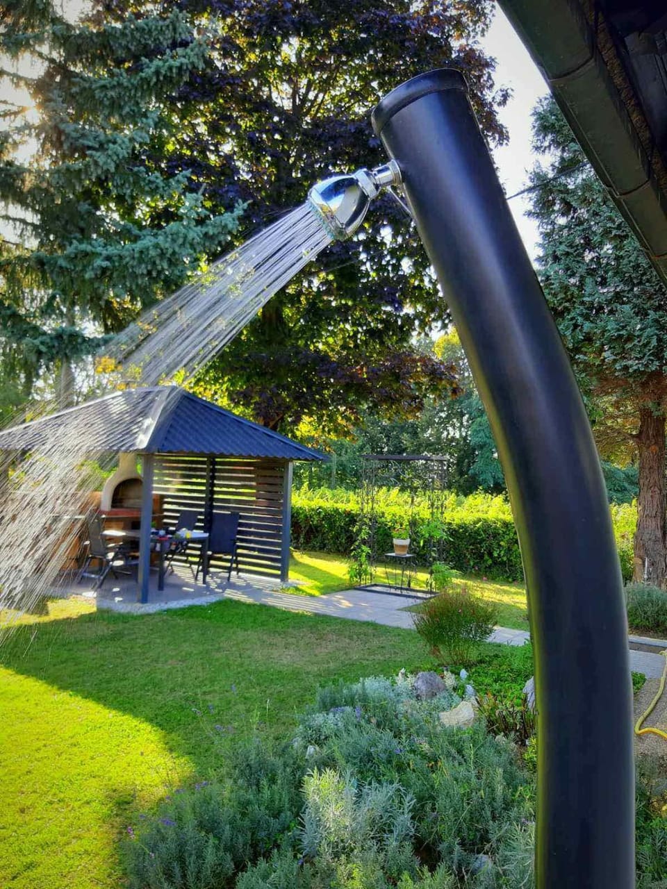 Shower, Spring, Off site, Day, Natural landscape, Garden, Garden, Balcony/Terrace, Garden view