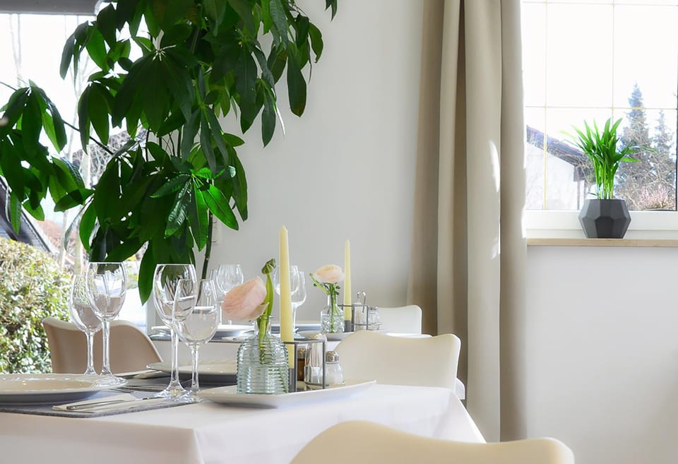 Restaurant/places to eat, Dining area