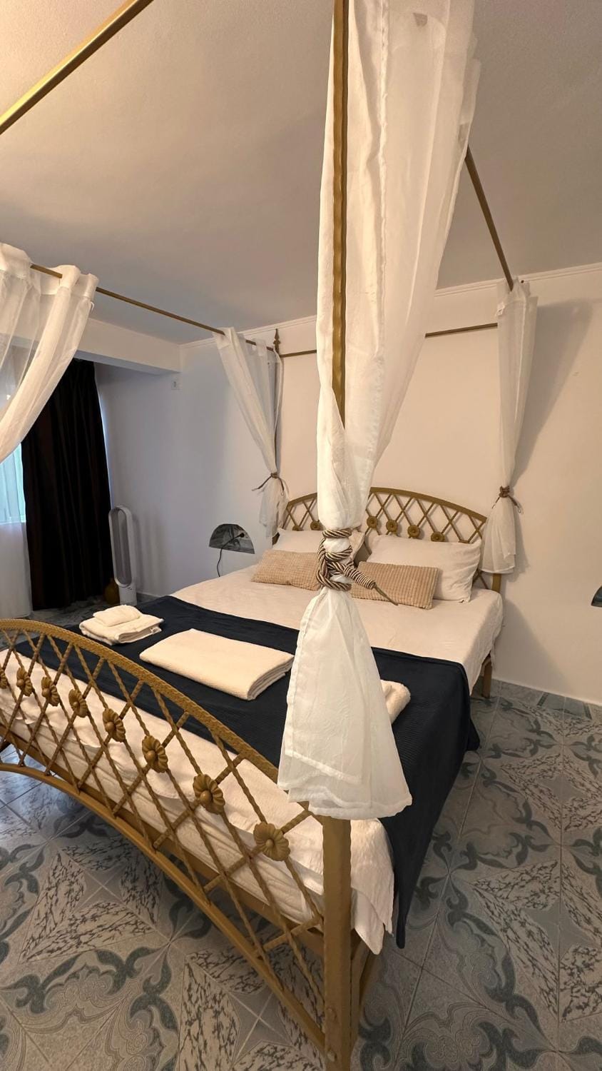 Forest house Nature lodge in Eforie Nord