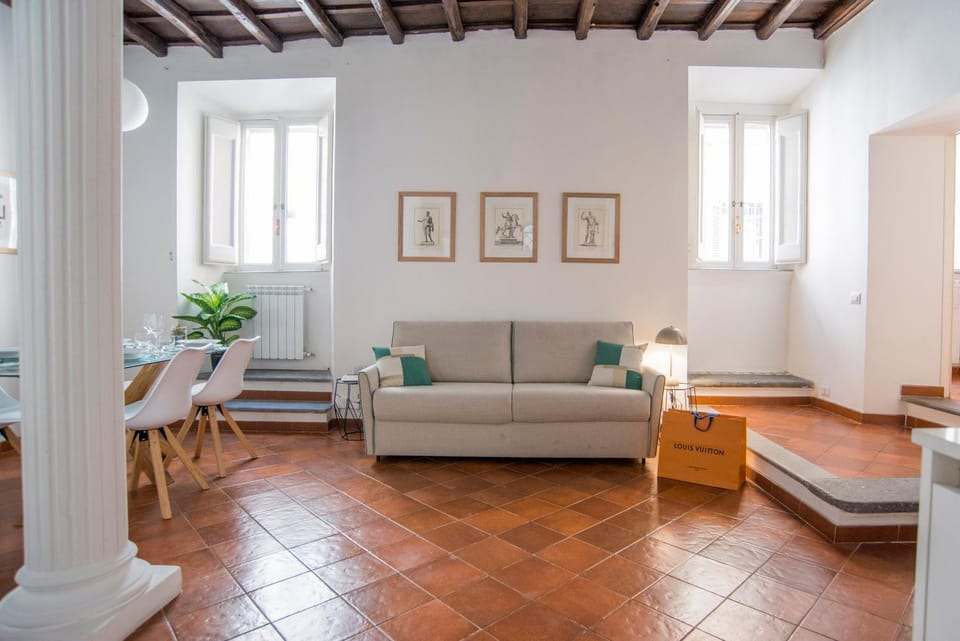 COLOSSEUM, MONTI, NEW CORITHIAN HOUSE UP TO 6 PEOPLE Apartment in Rome