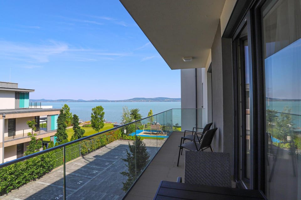 Platán Beach Apartman with lakeview Apartment in Hungary