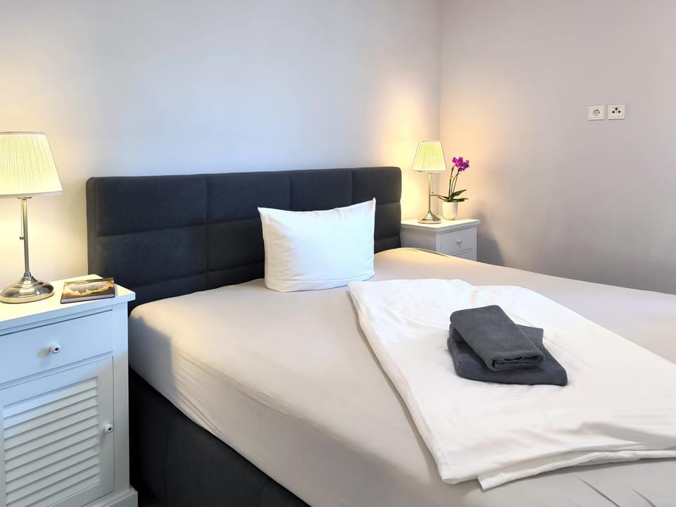 Bed, Bedroom
