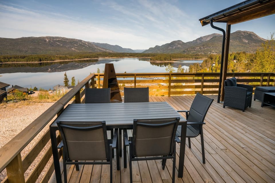 Balcony/Terrace, Mountain view