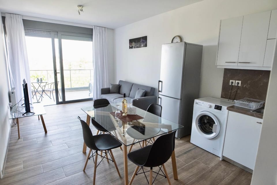 TV and multimedia, Living room, Seating area, Dining area, washing machine