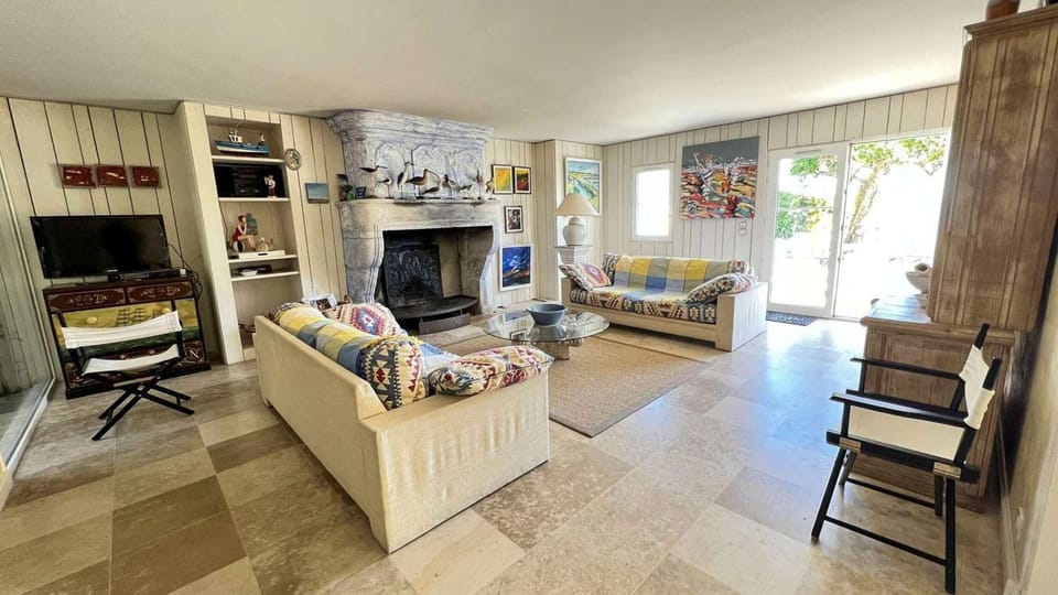 Communal lounge/ TV room, TV and multimedia, Living room, Seating area