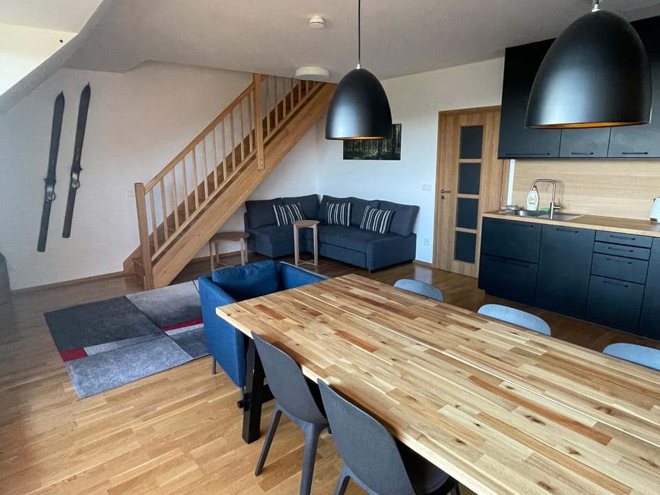Dining area, kitchen