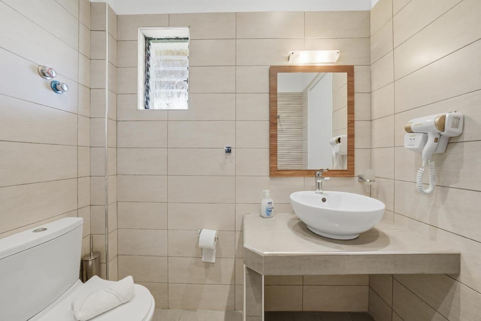 Bathroom, Living room