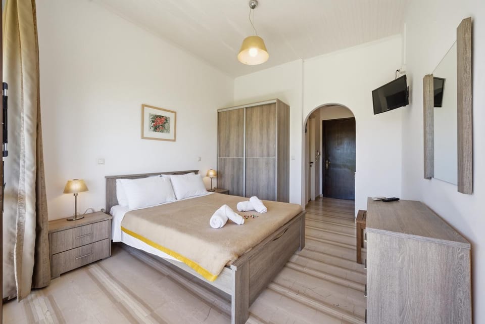 Property building, Living room, Bedroom